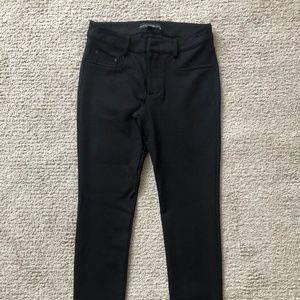GUESS/ SKINNY PANDS.NWOT.